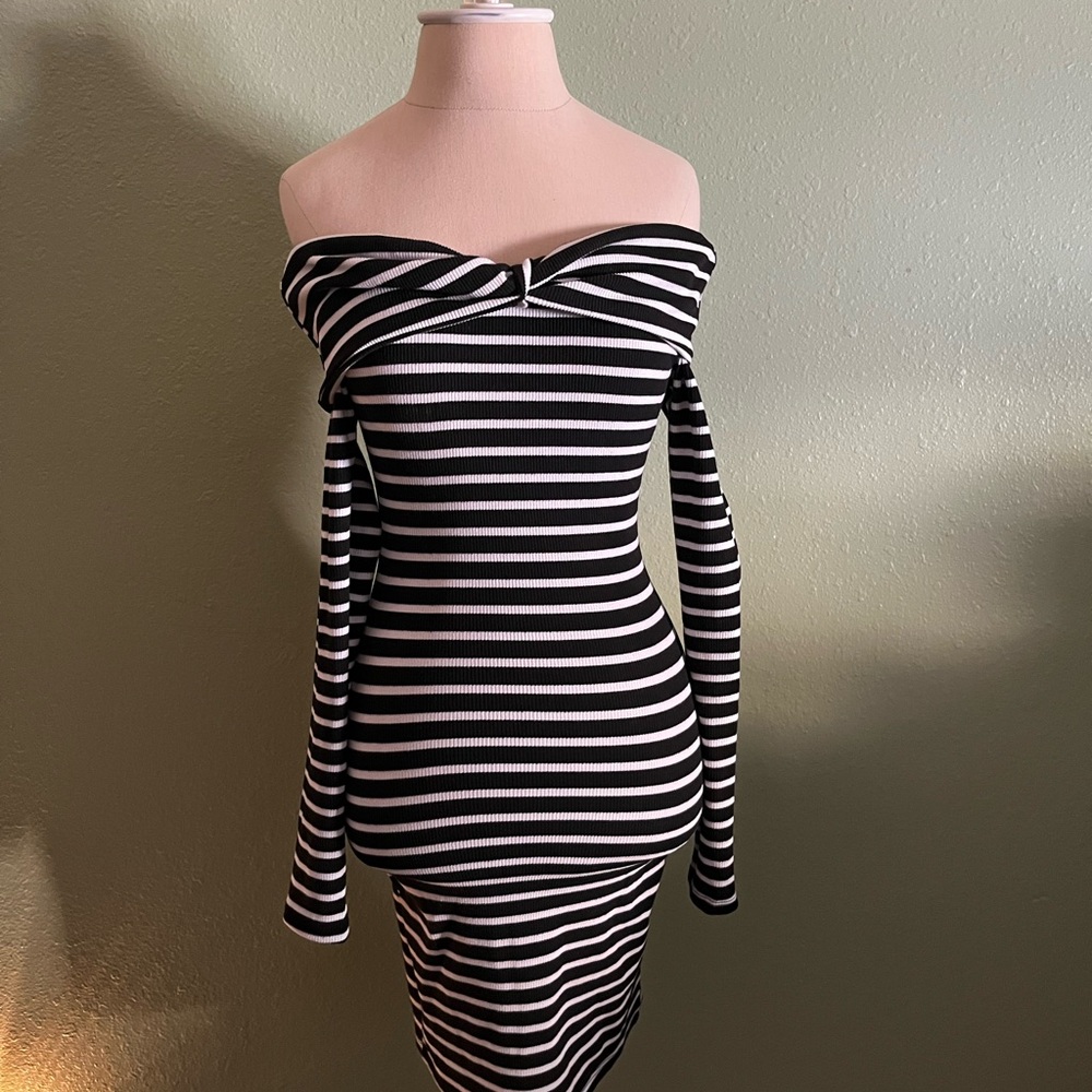 Fashion Nova Black and White Striped Long Sleeve Dress